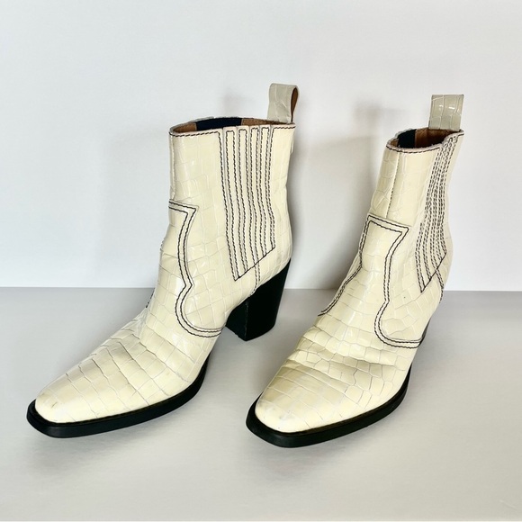 Ganni Callie Western Boots Ivory Cream White Croc Patent Leather Size 38 $475 - Picture 1 of 15